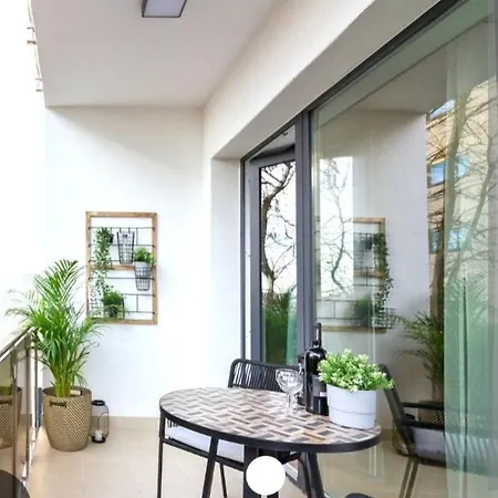 Mega Mall Monza National Arena Apartment *